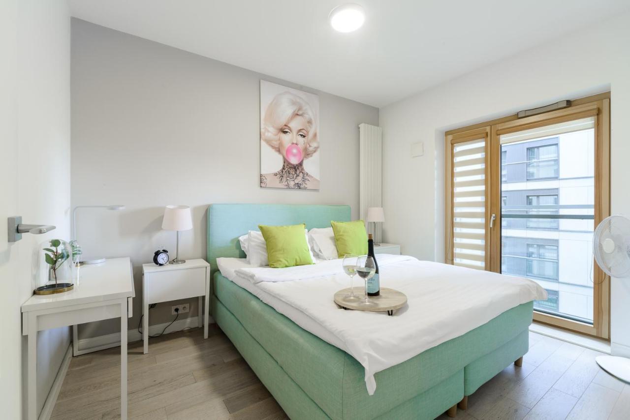 Luxury Apartment On Grzybowska Street Варшава Екстериор снимка