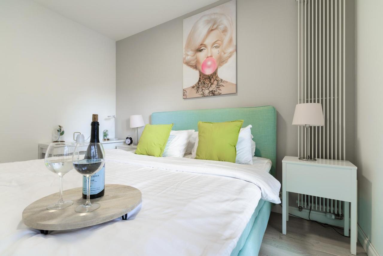 Luxury Apartment On Grzybowska Street Варшава Екстериор снимка