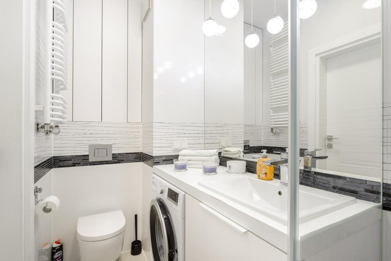 Luxury Apartment On Grzybowska Street Варшава Екстериор снимка