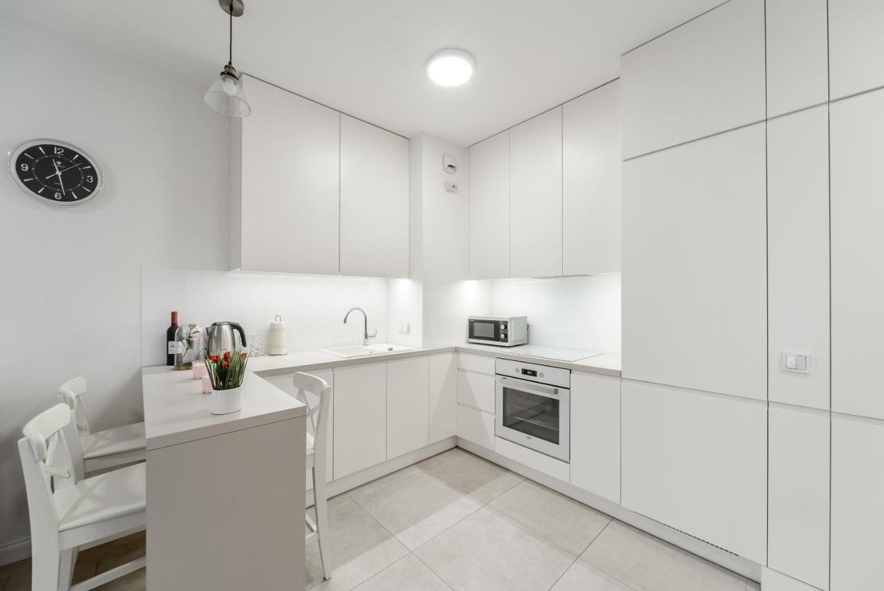 Luxury Apartment On Grzybowska Street Варшава Екстериор снимка